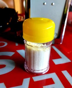 Salt substitutes reduce the risk of stroke and death compared to regular salt – results from a new study.